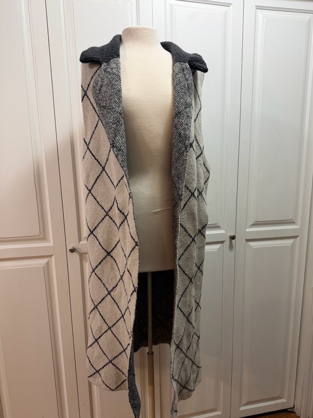 Free People Gray & Ivory Knit Sleeveless Cardigan